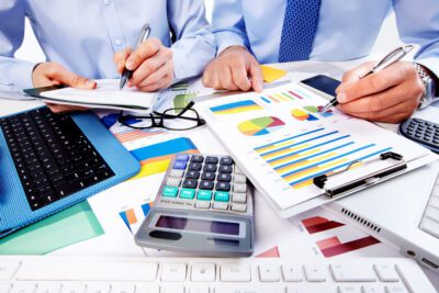 Roles del Departamento de Administración y Finanzas en una empresa