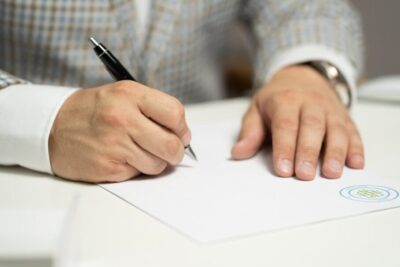 Contrato de 20 horas semanales: Sueldo y beneficios explicados