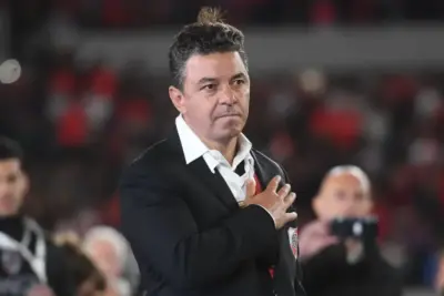 Discurso de Despedida Laboral: Agradecimiento y Adiós