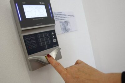 Cómo simplificar el fichaje laboral con el móvil