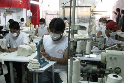 Cómo tener éxito en la industria textil con una empresa de ropa