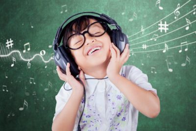 Cómo usar la música para atraer clientes a tu negocio