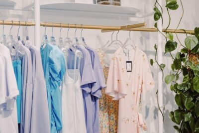 Mejores cursos para destacar en tiendas de ropa y moda